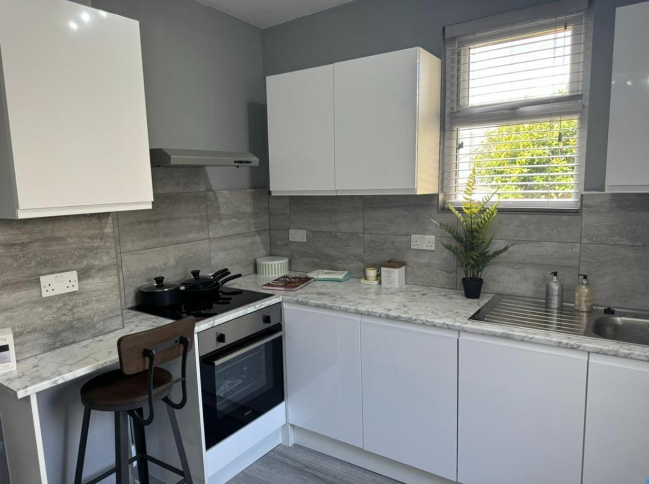 Ces Livings Homestay London